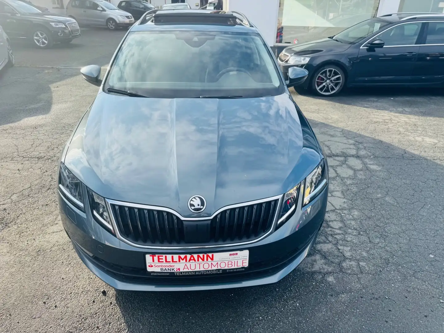 Skoda Octavia Combi Clever/LED/DSG/Pano-Dach/81.000km Grijs - 2