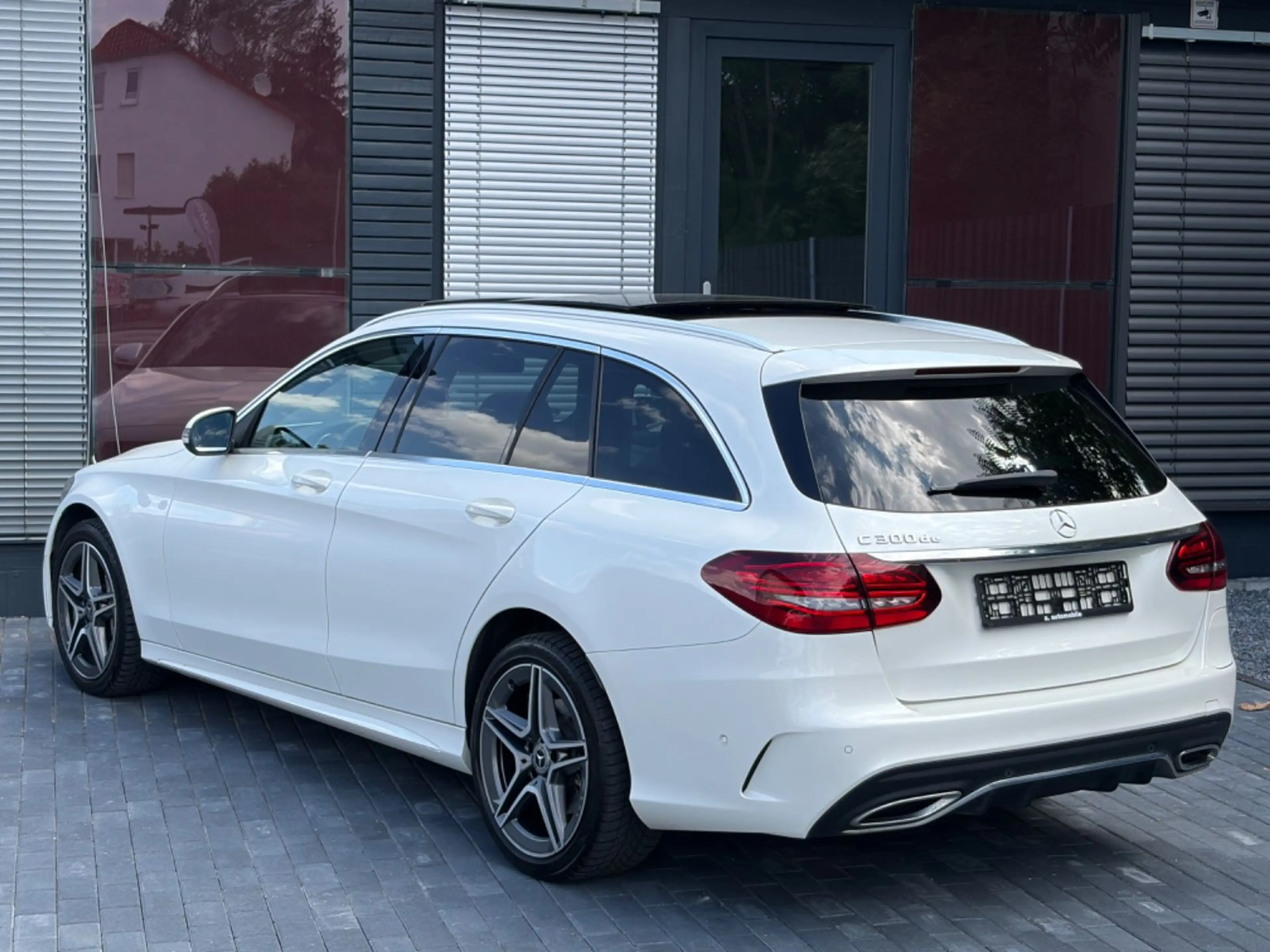 Mercedes-Benz C 300 C T-Modell C 300 de/AMG-LINE/PANO/360°K/NA — photo 4