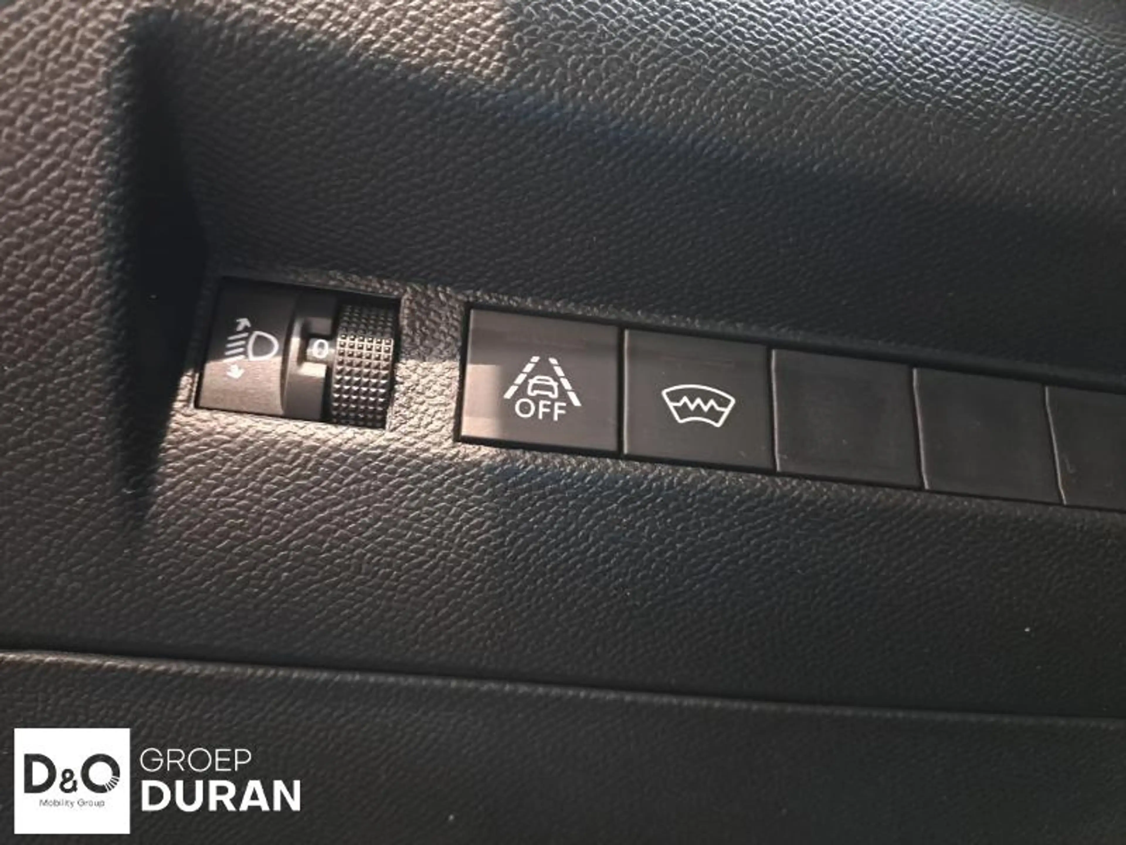 Peugeot 2008 Allure 1.2 PureTech man.6 — photo 14