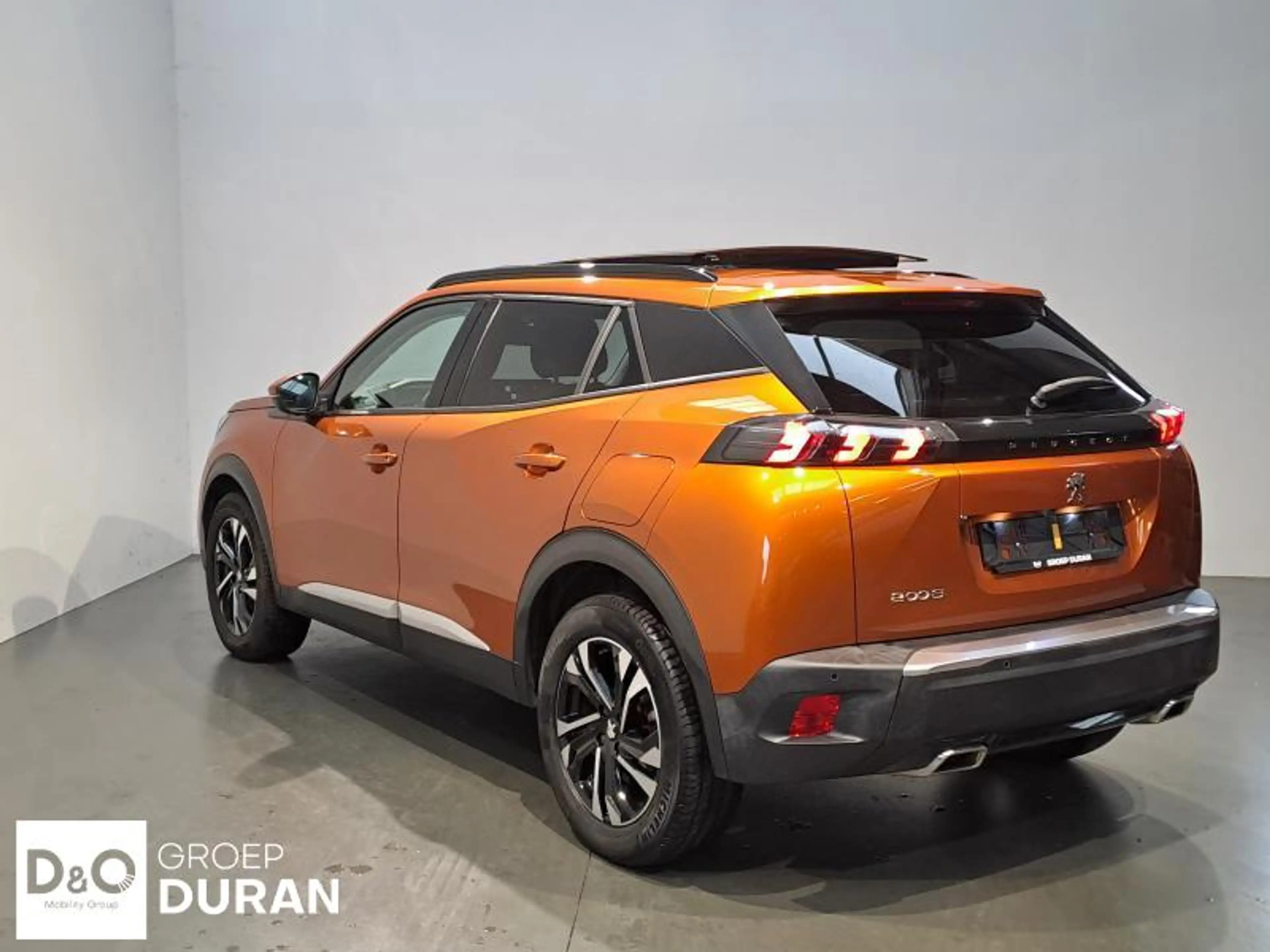 Peugeot 2008 Allure 1.2 PureTech man.6 — photo 4