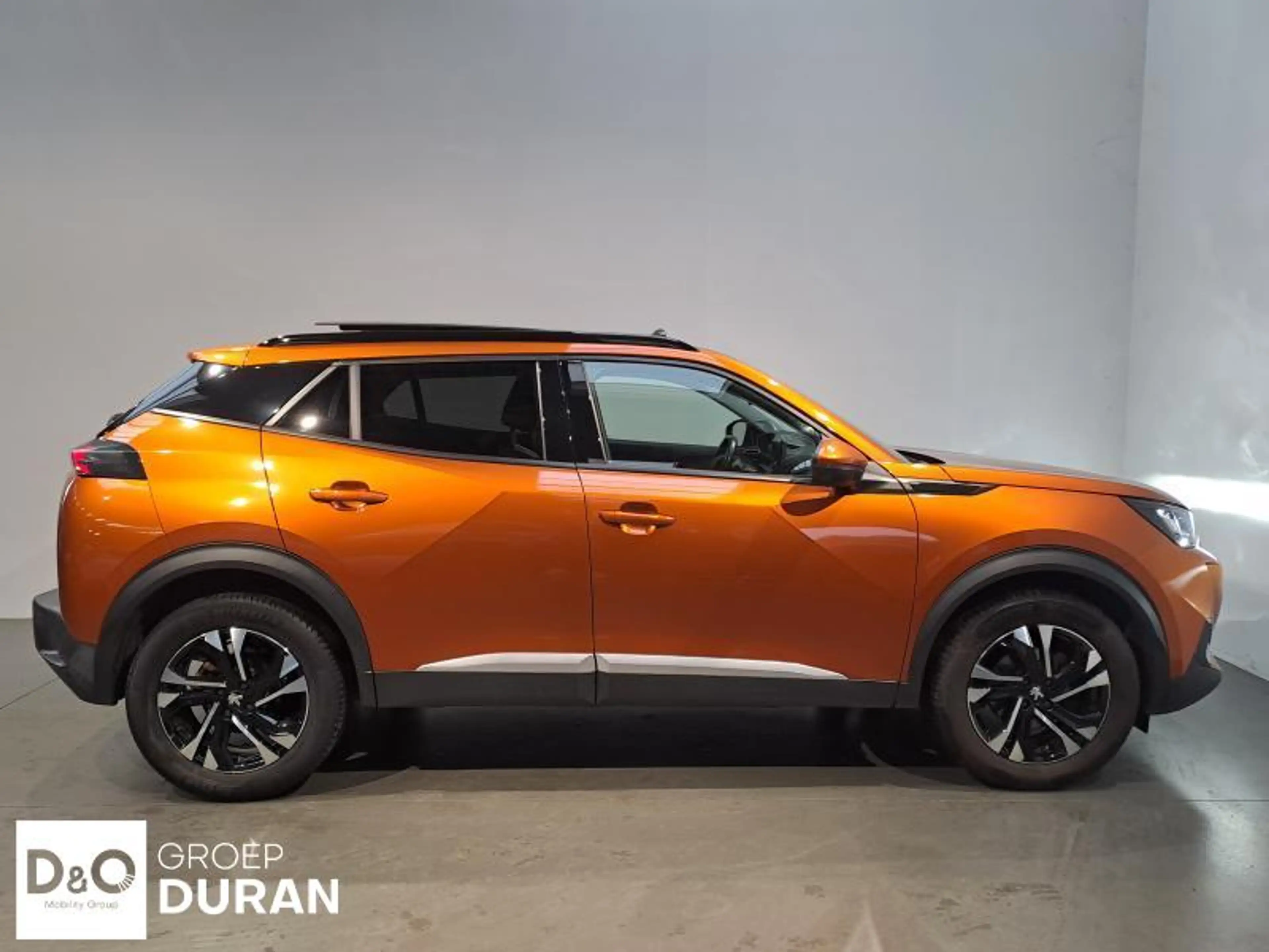 Peugeot 2008 Allure 1.2 PureTech man.6 — photo 9