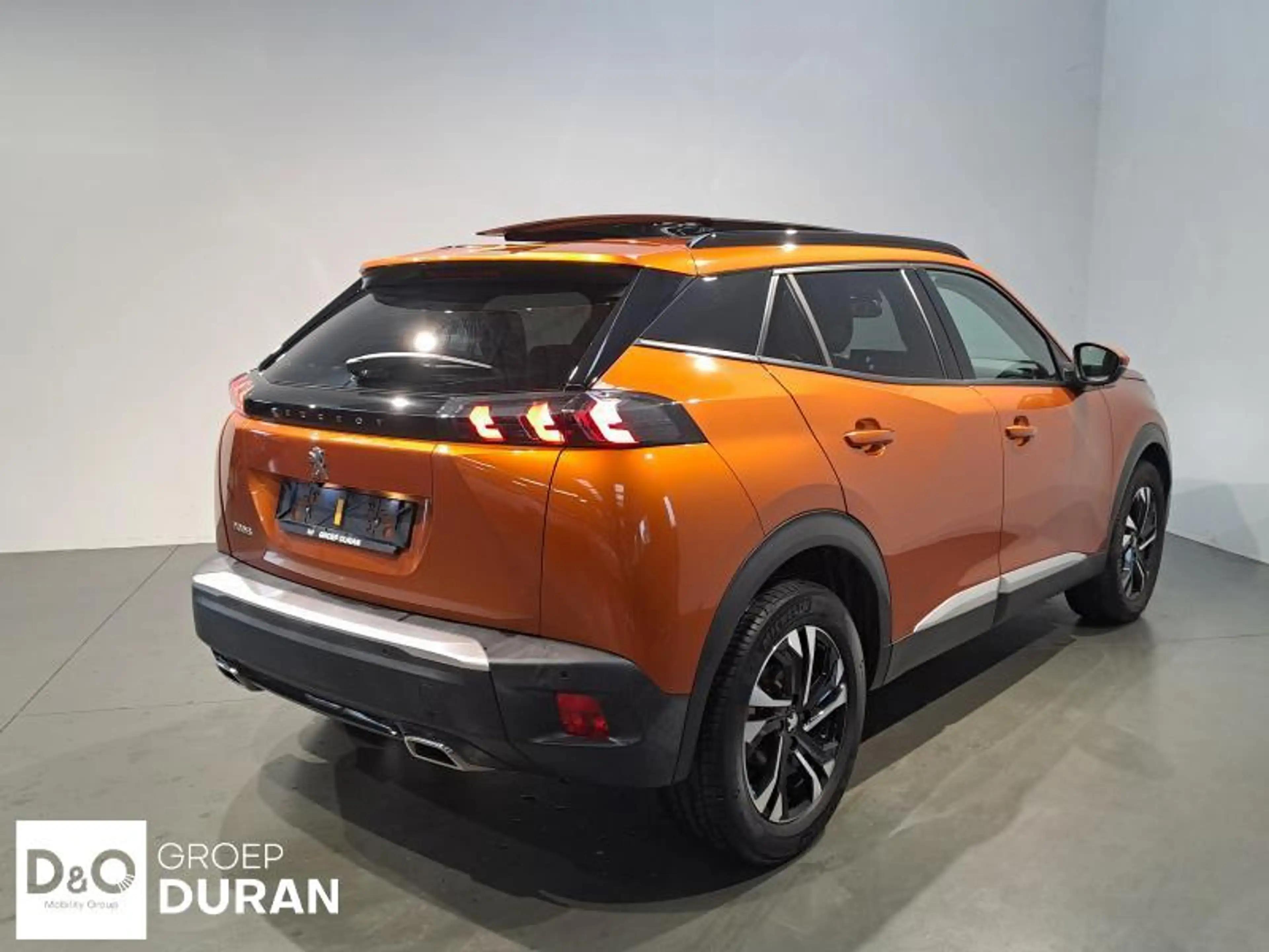 Peugeot 2008 Allure 1.2 PureTech man.6 — photo 8