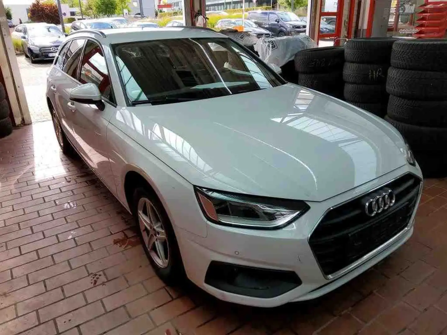 Audi A4 Avant 35 TDI LED/Temp/PDC/SHZ/Navi Weiß - 2