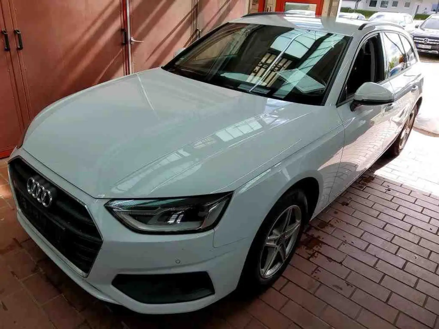 Audi A4 Avant 35 TDI LED/Temp/PDC/SHZ/Navi Weiß - 1