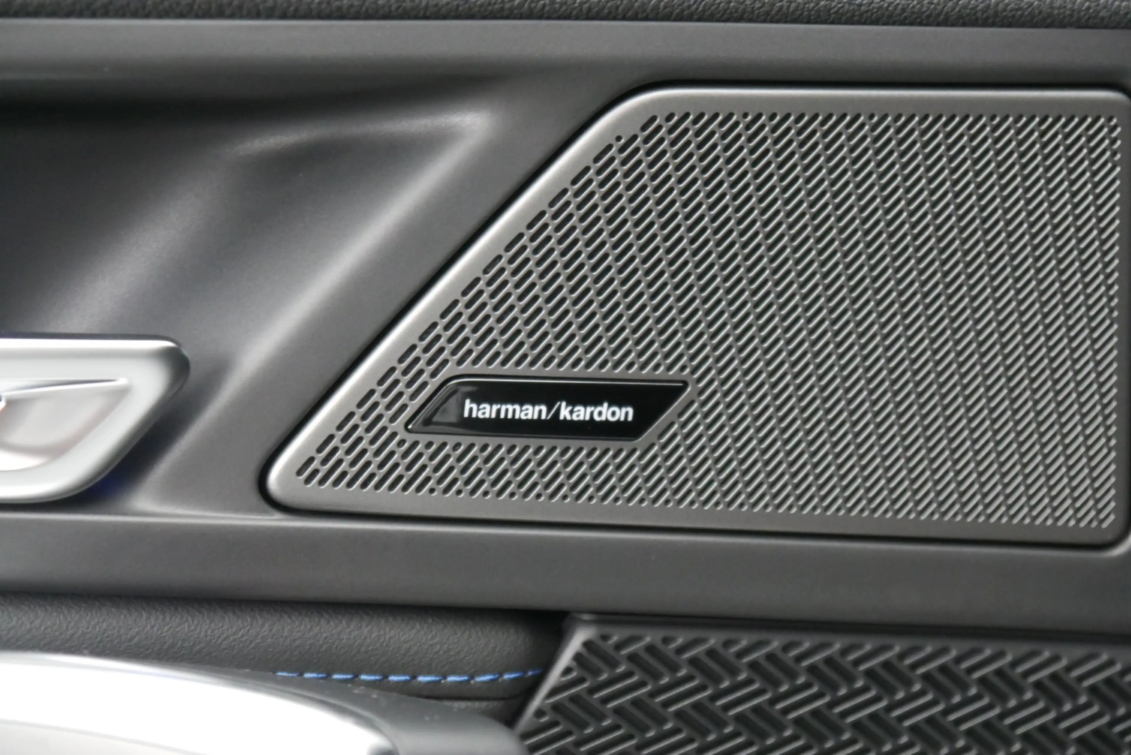 BMW X1 xDrive23d *M-Paket Pro/AHK/Aktivsitz/DA-Plus/ACC/Memorysitz/H&K-Sound* — photo 6