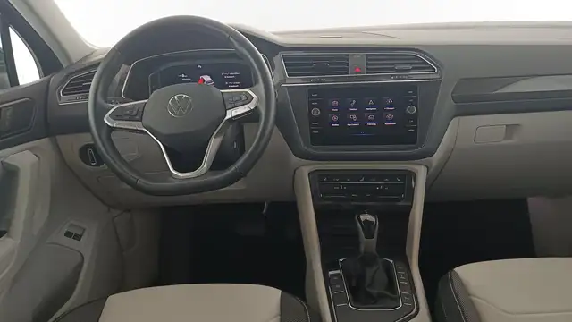 Volkswagen Tiguan view 12