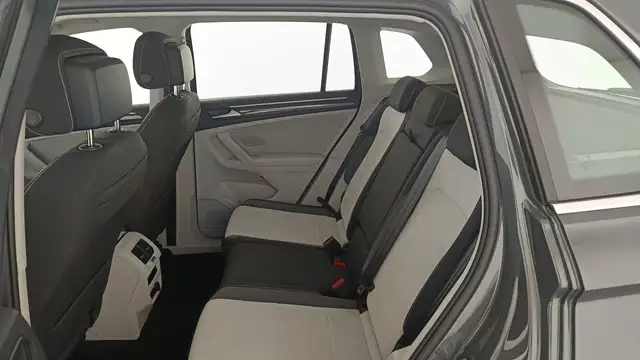 Volkswagen Tiguan view 11