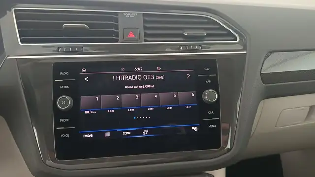 Volkswagen Tiguan view 8