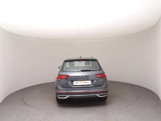 Volkswagen Tiguan view 6