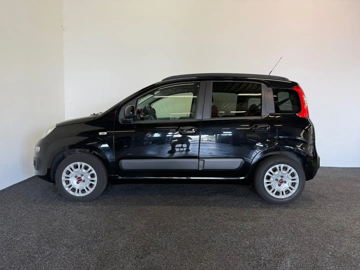 Fiat Panda TwinAir Lounge | Airco | AUX | NAP | 5DRS Zwart - 2
