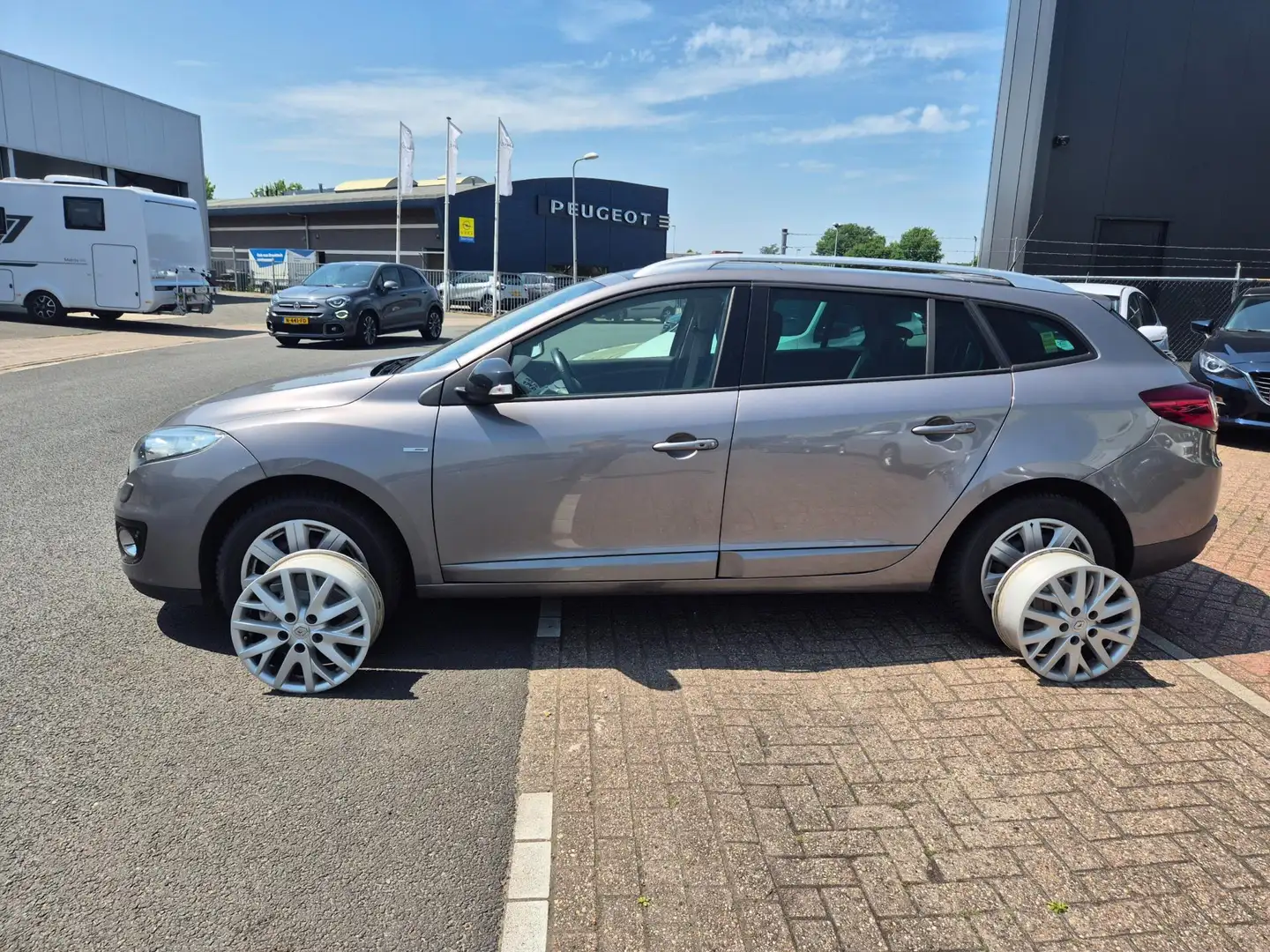 Renault Megane Estate 1.5 dCi 6bak 131pk Bose Clima Pano Nap Apk Gris - 2