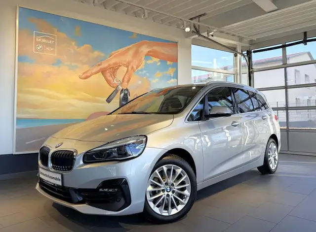BMW 220 i Gran Tour Sport Line 7-SITZE PANO+KAM+LEDer