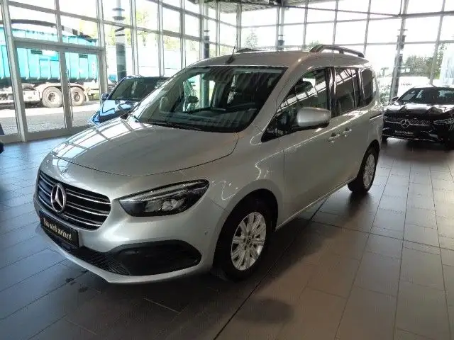 Mercedes-Benz Classe T T 180,NAVI,LED,KAMERA,SPUR,NP:44.349,-EURO