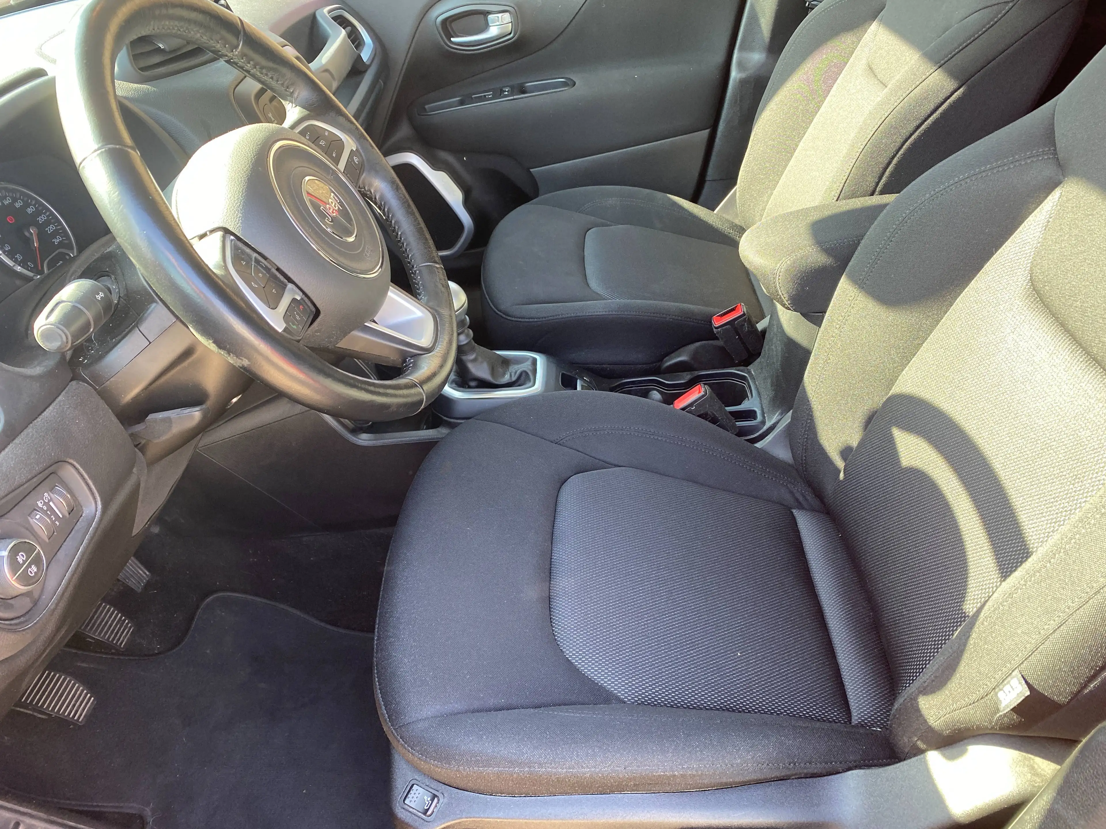 Jeep Renegade Longitude FWD — photo 15