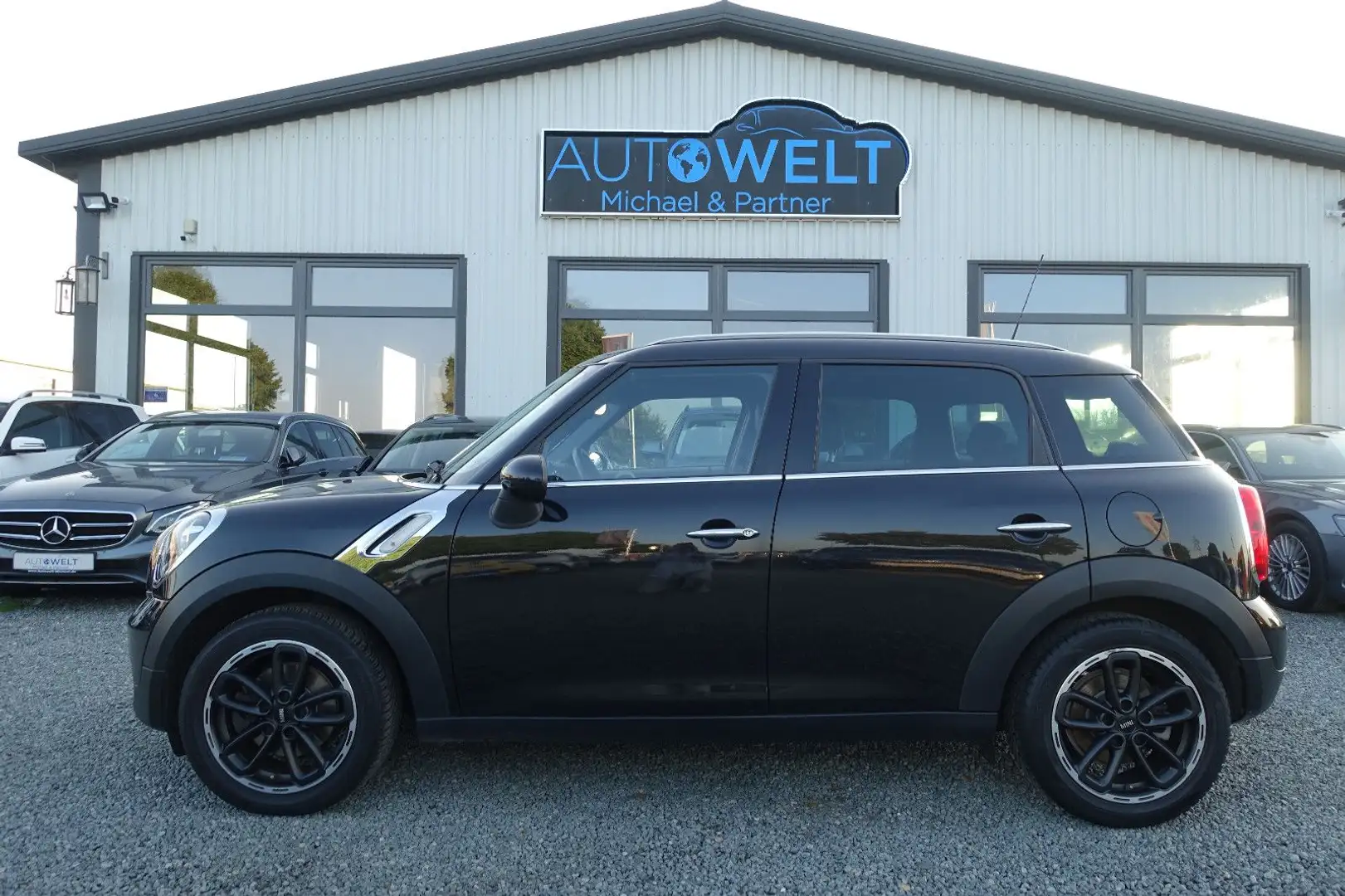 MINI Cooper C Countryman 1.6 T Aut.LEDER XEN NAV PDC Schwarz - 1