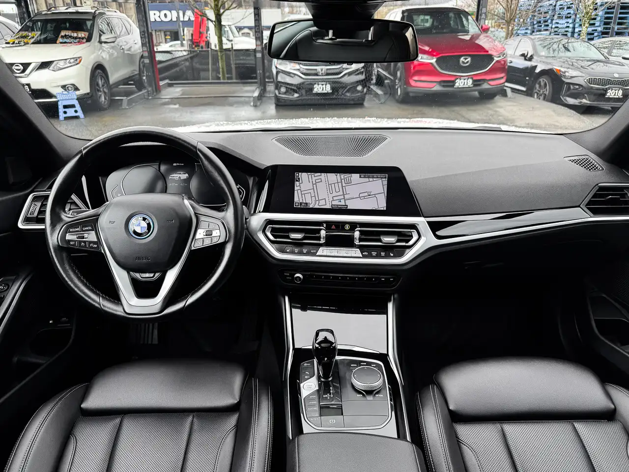 BMW 3 Series снимка BMW 3 Series