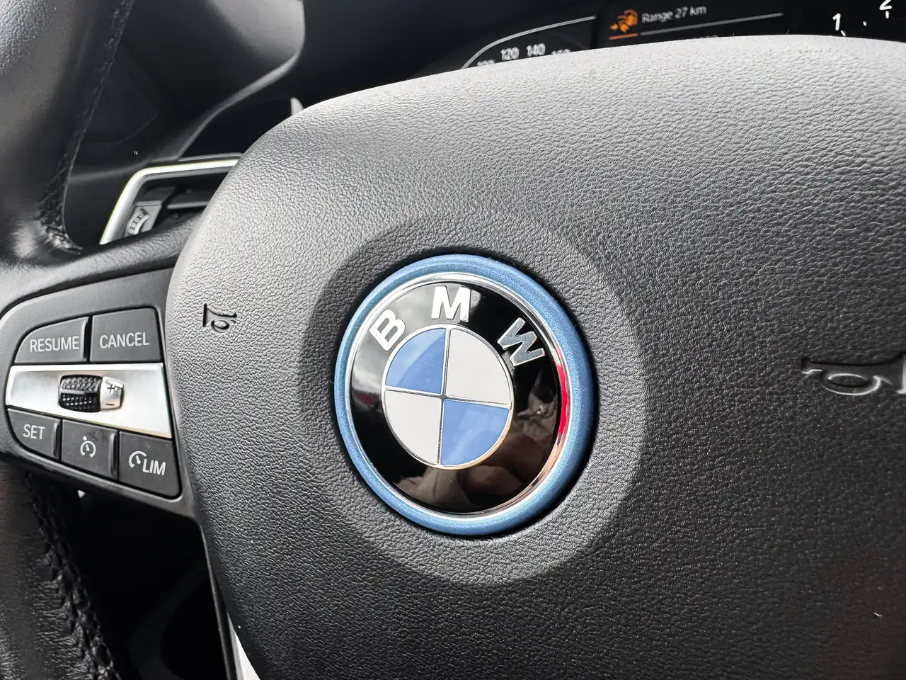 BMW 3 Series снимка BMW 3 Series