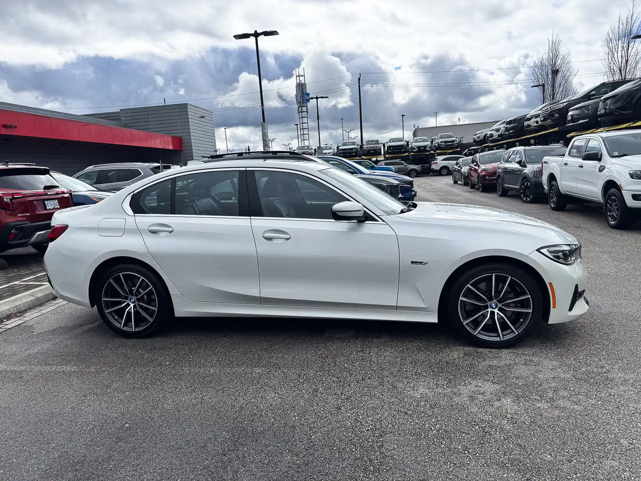BMW 3 Series снимка BMW 3 Series