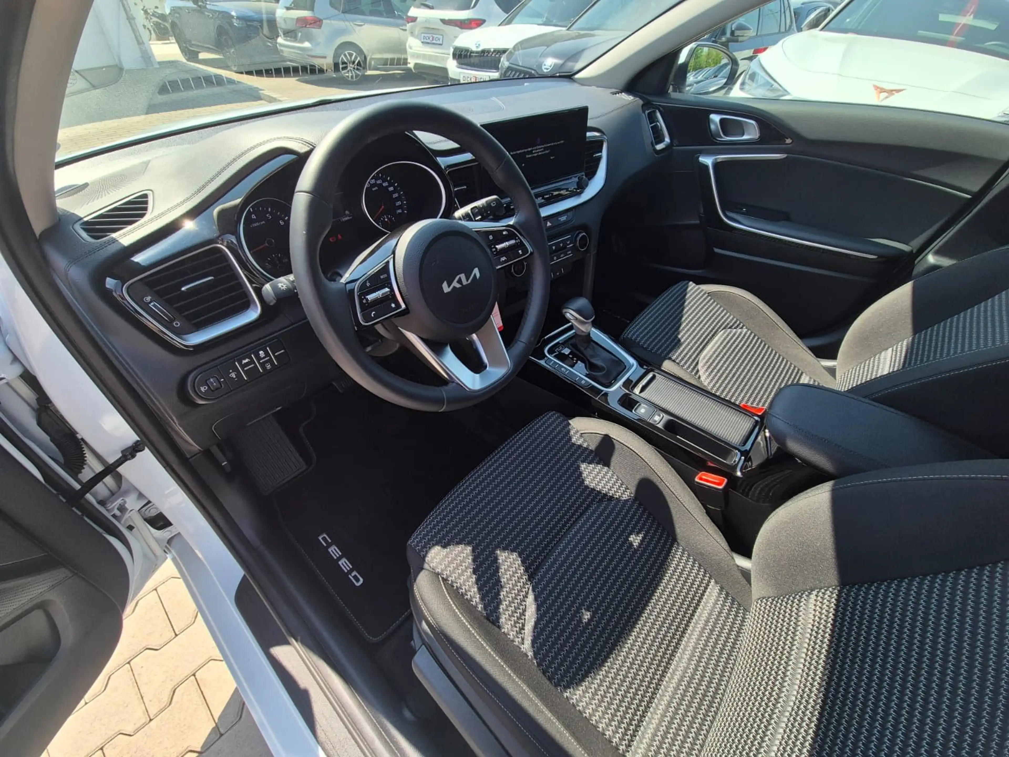 Kia Ceed / cee'd 1.5 DCT Spirit ACC*LED*JBL*APP*KAM — photo 12