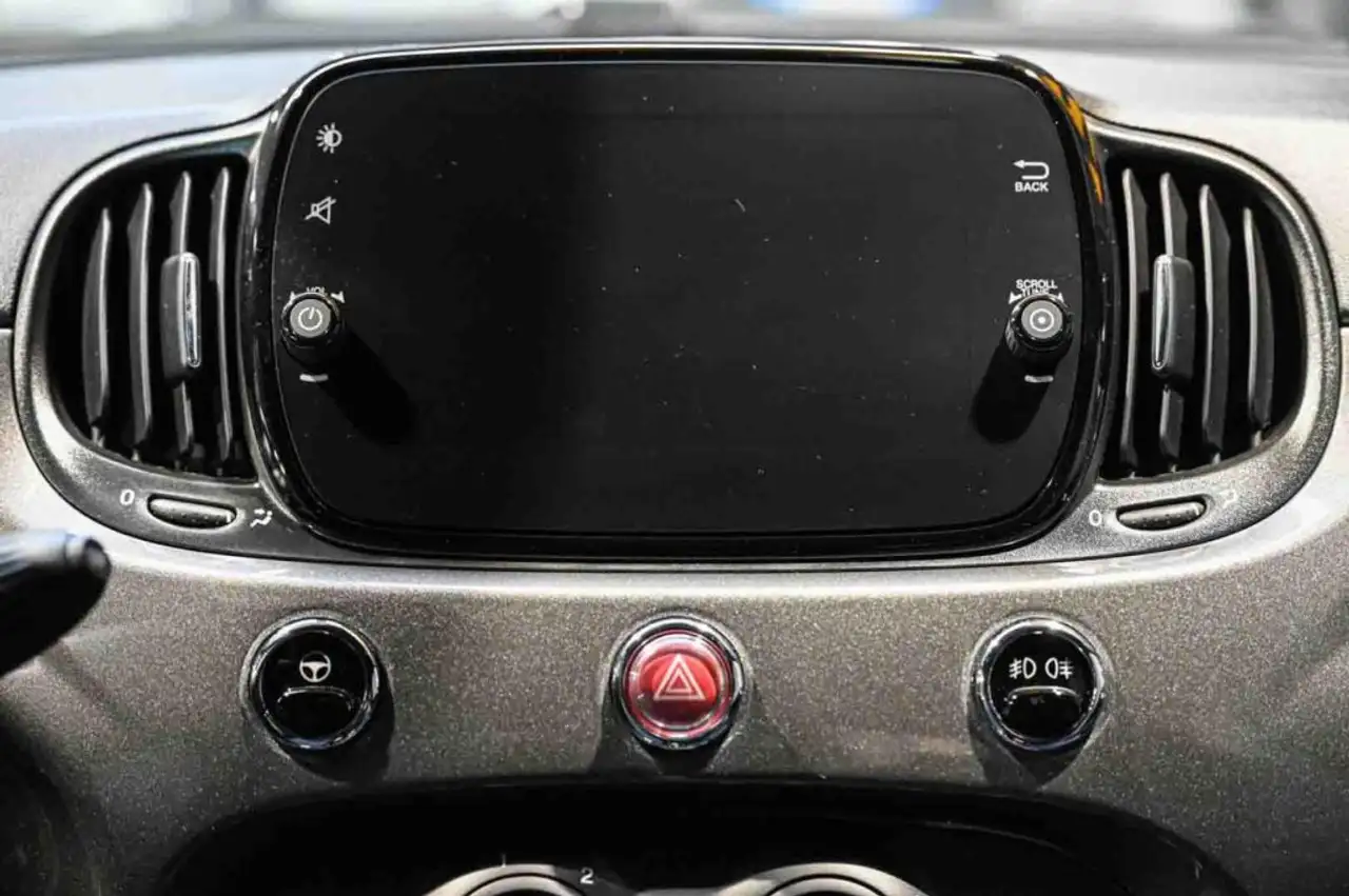 Fiat 500 1.0 Hybrid Cult 17