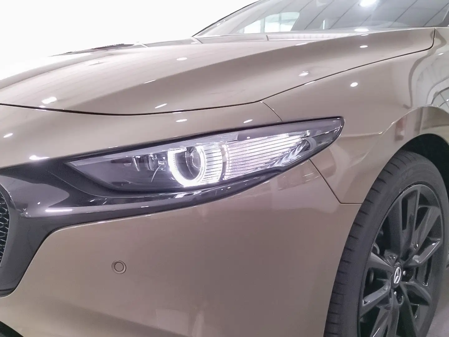 Mazda 3 2.0L E-SKY X MHEV 137kW 6AT AWD Takumi Verde - 2