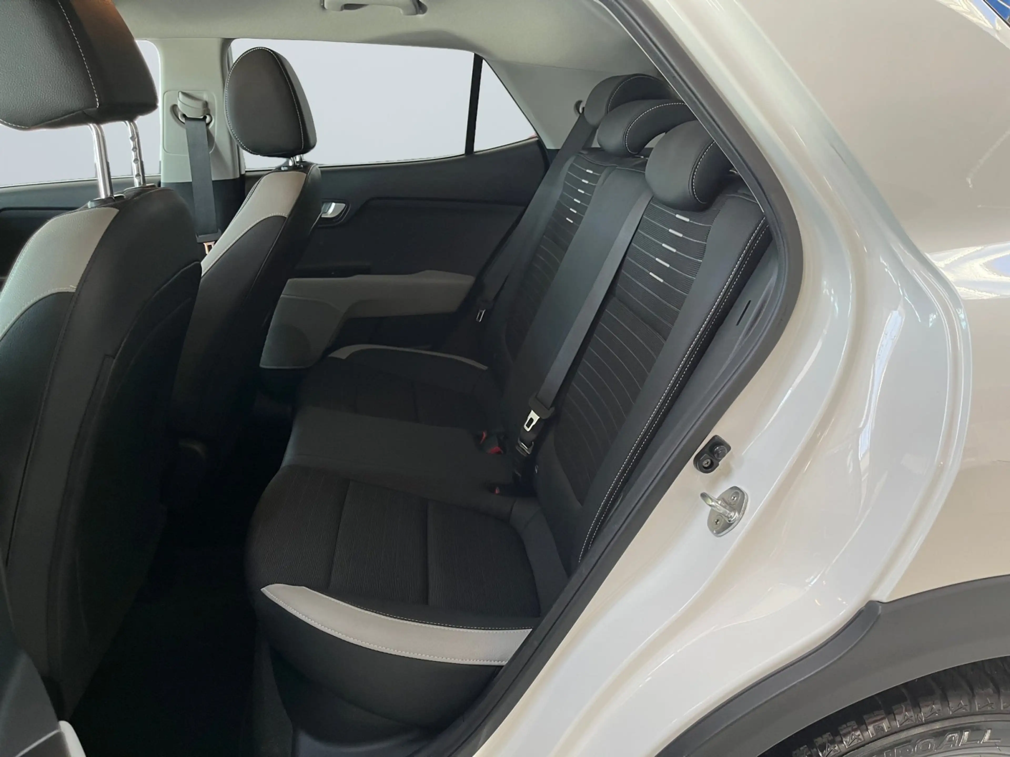 Kia Stonic Spirit 1.0 TGDI Totwinkelassistent — photo 11