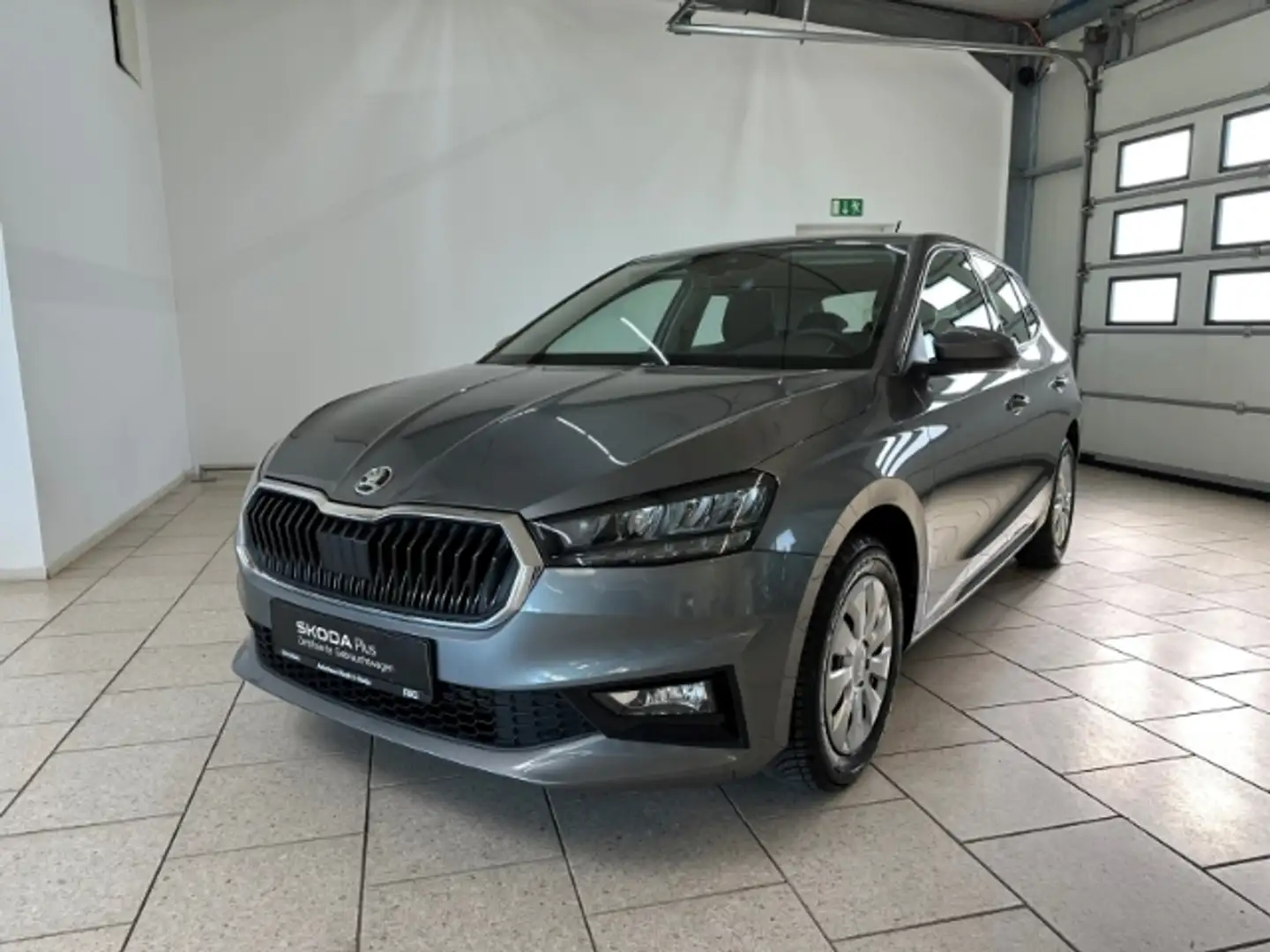 Skoda Fabia Selection 1.0 TSI DSG SHZ PDC Freisprech Klima Grau - 2