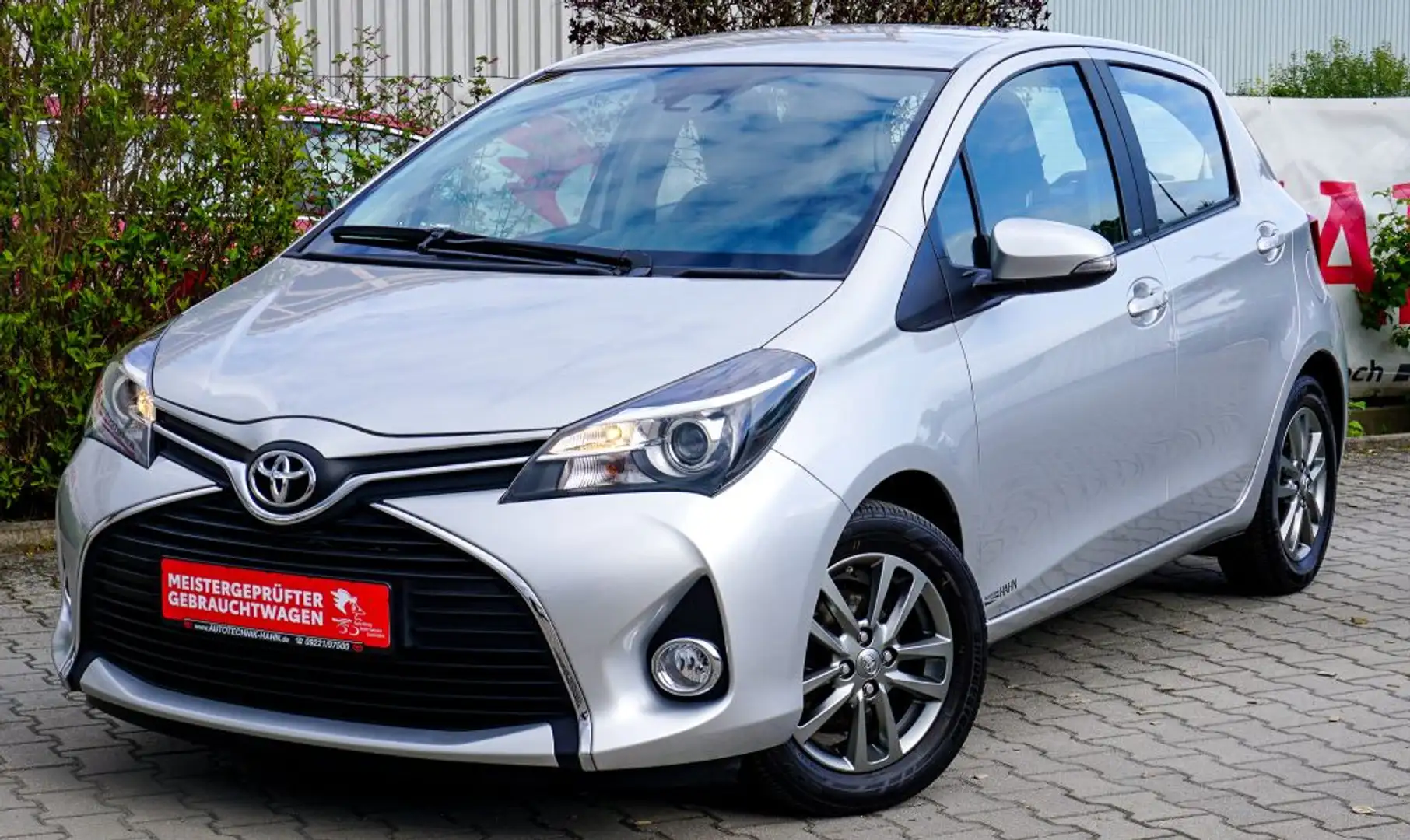 Toyota Yaris 1.33 VVT-i Edition-S Plus-Paket Argent - 1