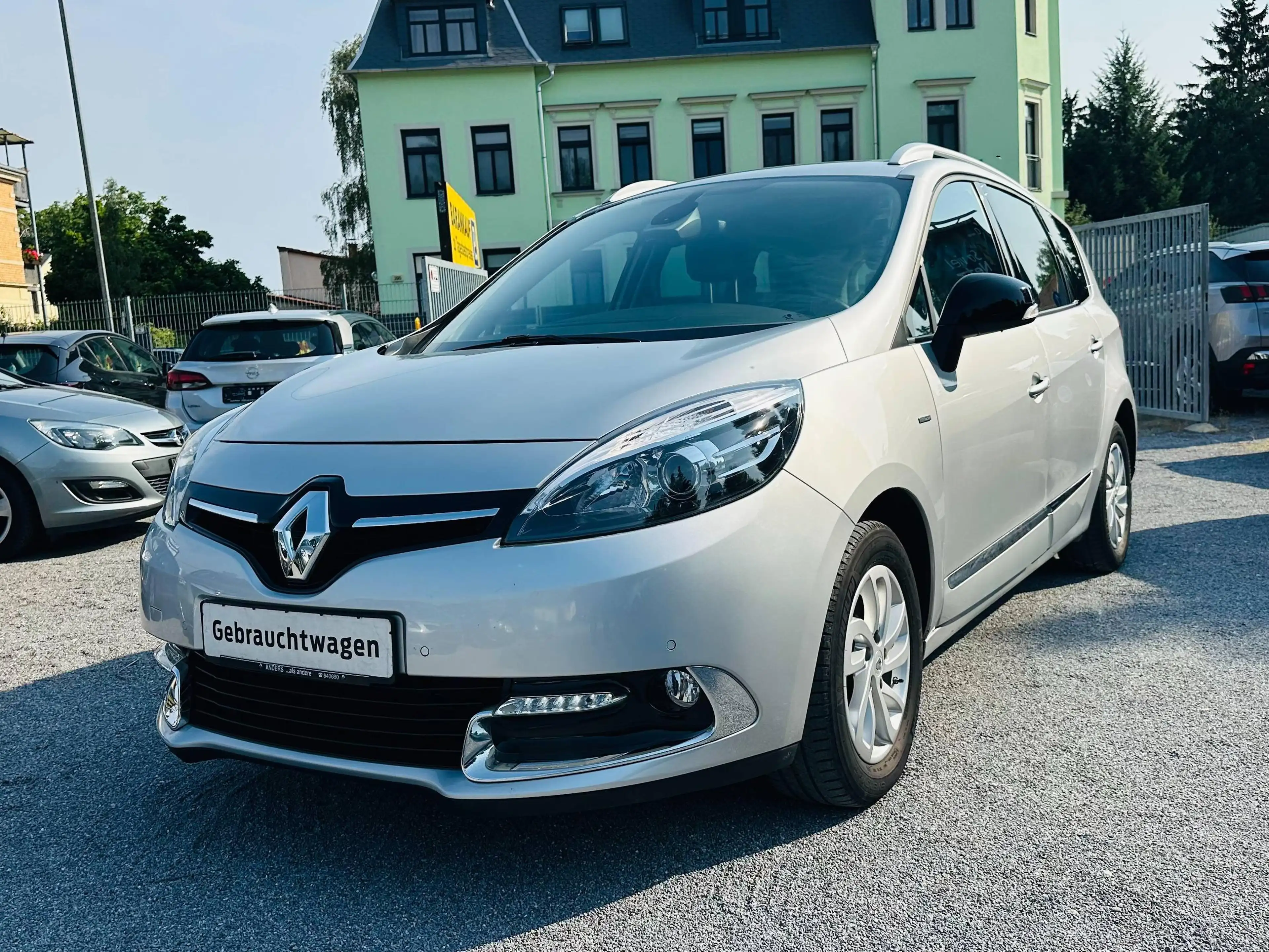 Renault Scenic Grand BOSE Edition ERSTE HAND 51800 KM CAMERA KLIMAAUTOMATIK ALU EPH SH NAVI T.LEDER TÜV NEU — photo 3