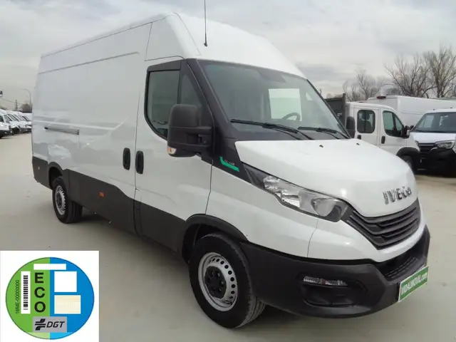 Iveco Daily IVECO Industrial  Automático de 4 Puertas