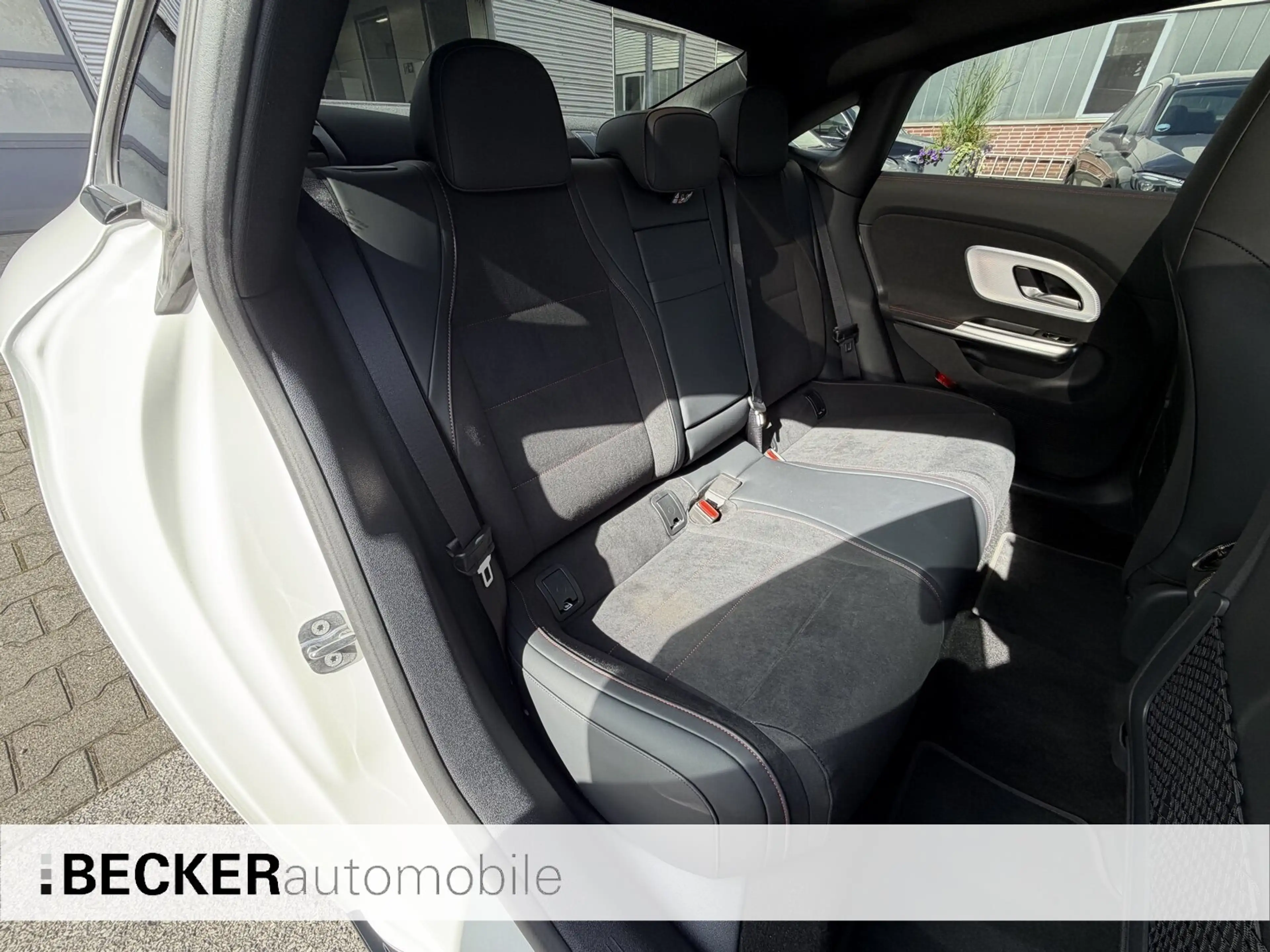 Mercedes-Benz CLA 220 CLA 220 4MATIC AMG LINE  Navi/Pano.-Dach/Distronic — photo 13