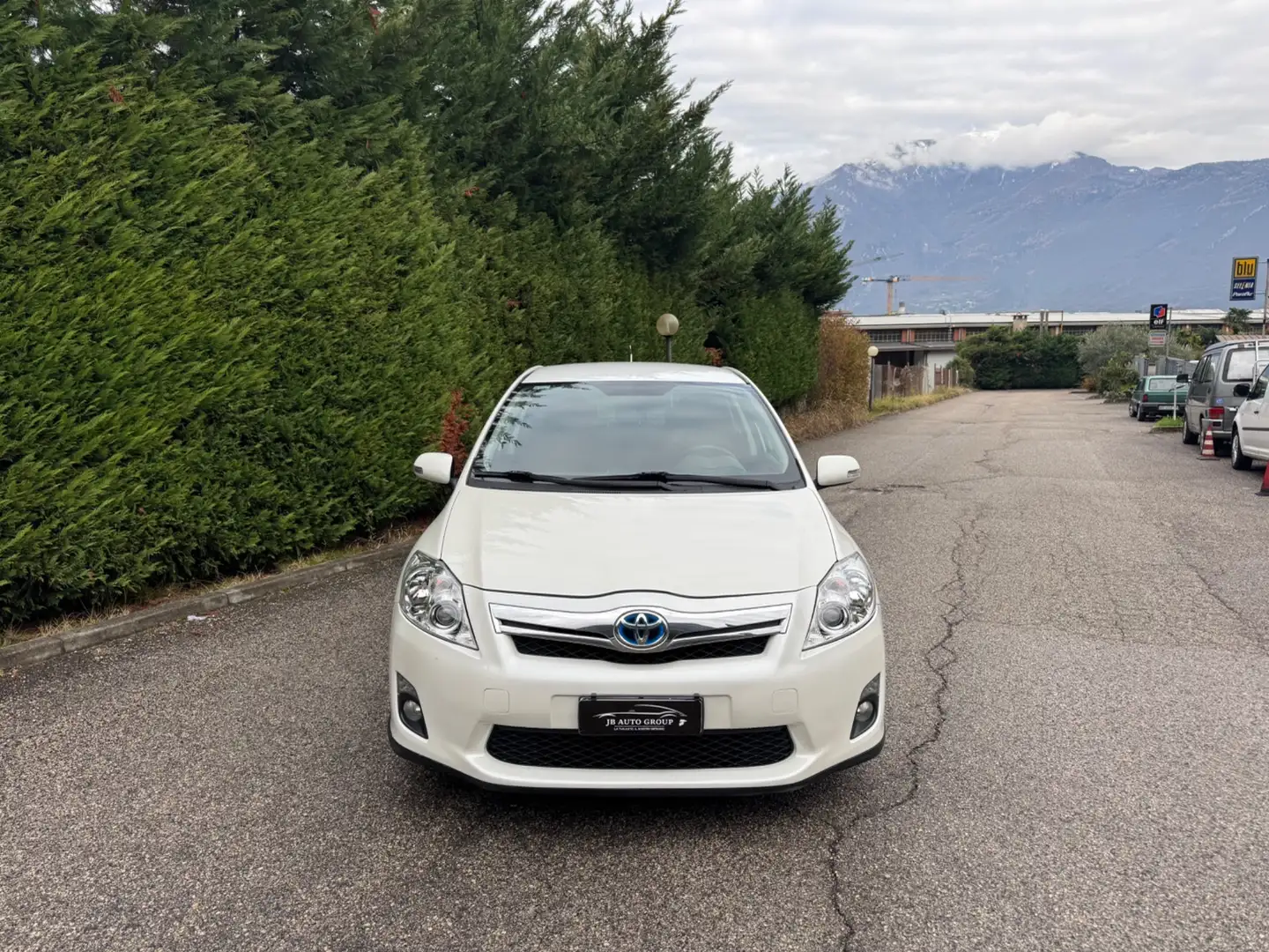 Toyota Auris 1.8 HSD 5 porte Executive Bianco - 2