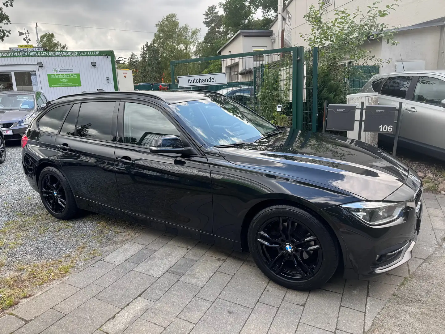 BMW 318 318 d Sport Line Schwarz - 1