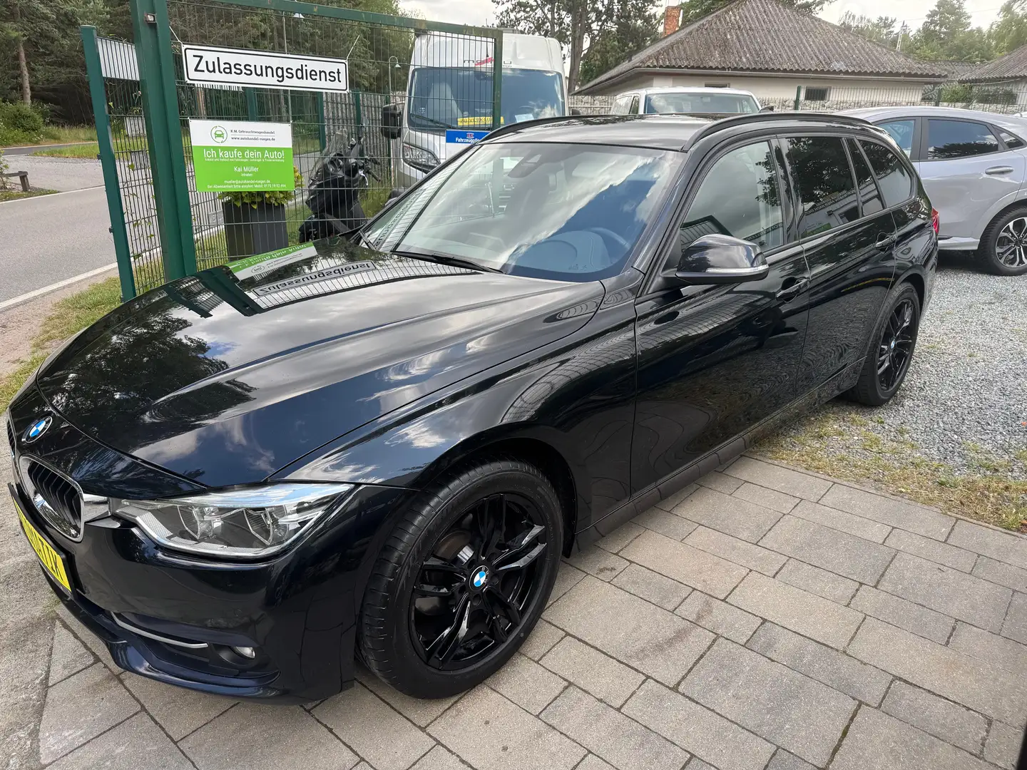 BMW 318 318 d Sport Line Schwarz - 2