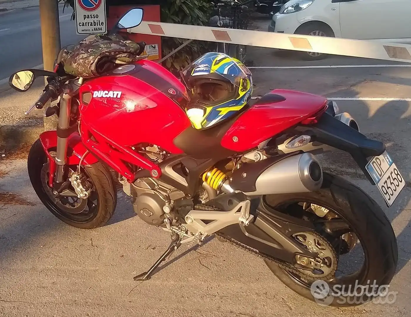 Ducati Monster 696 Roşu - 1