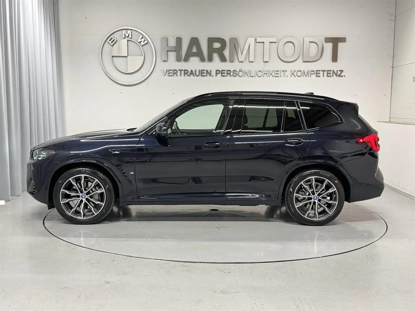 BMW X3 xDrive30e Schwarz - 2