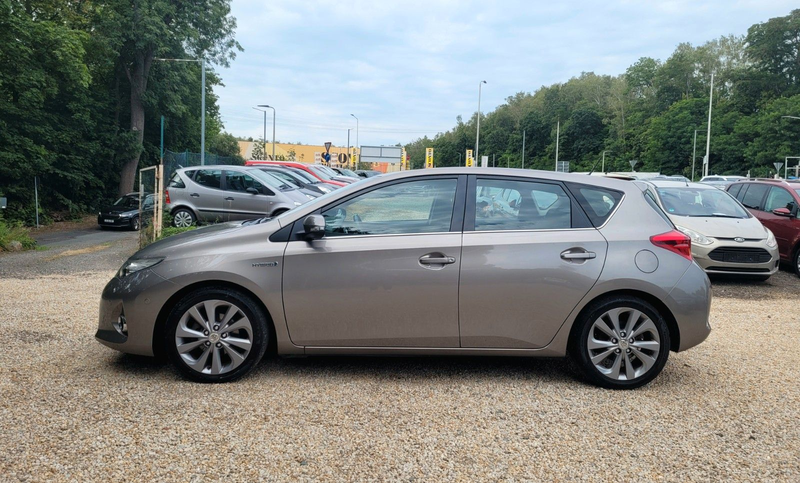Toyota Auris Hybrid Start Edition*R-Cam*Klima*SZH*8xLMF — photo 2