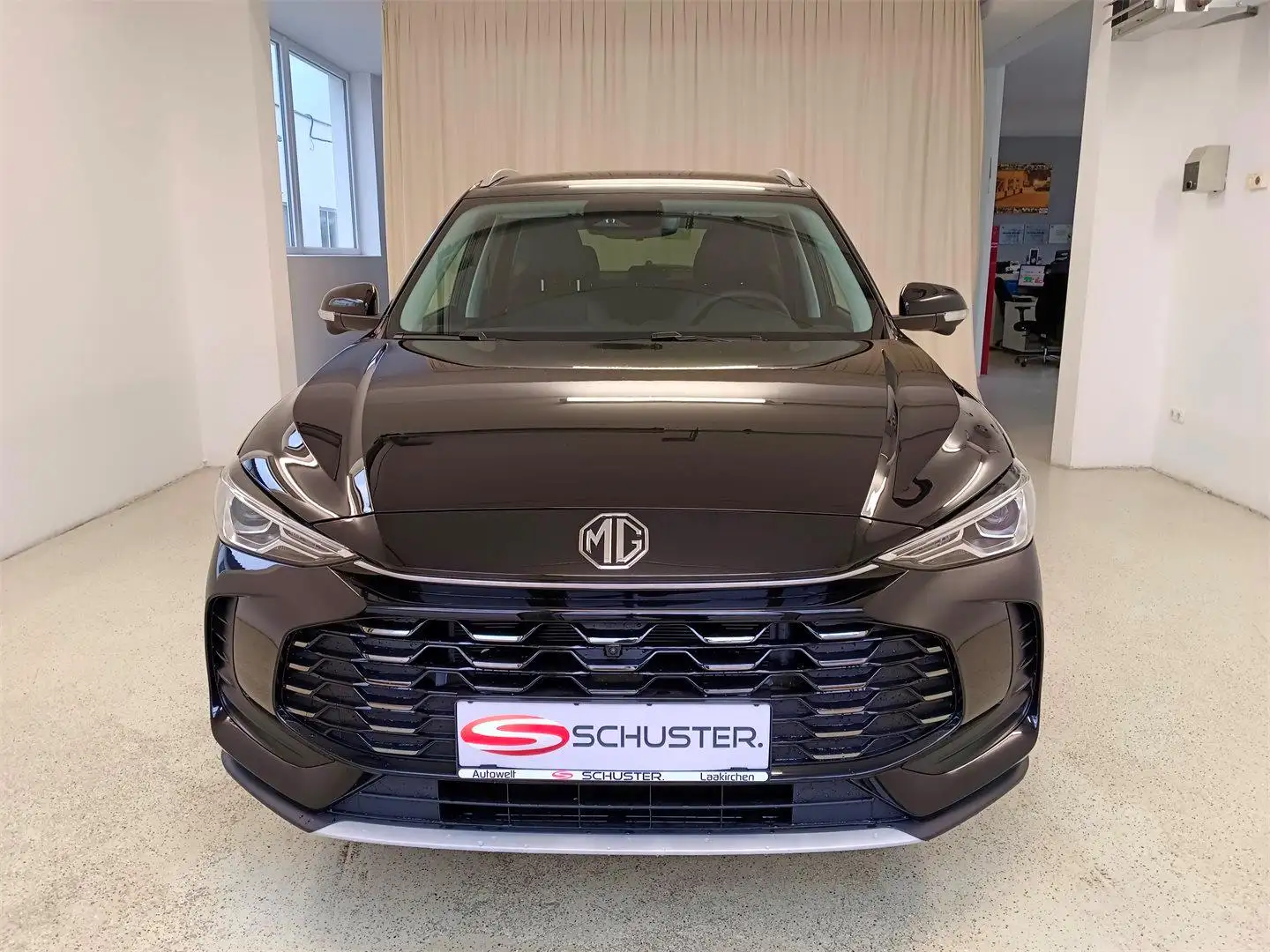 MG ZS + 1.5 Deluxe Schwarz - 2