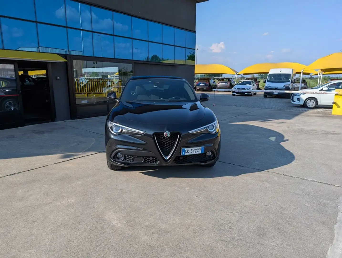 Alfa Romeo Stelvio 2.2 t Super Business Q4 190cv Auto crna - 2