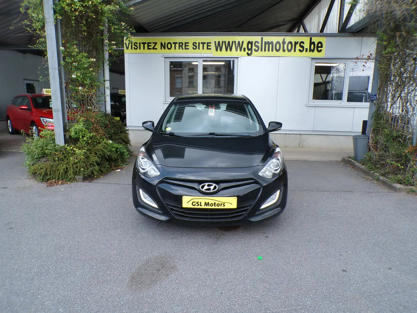 Hyundai i30 1.6 CRDi 110cv noir 05/13 Airco Cruise Capteurs CD Noir - 2