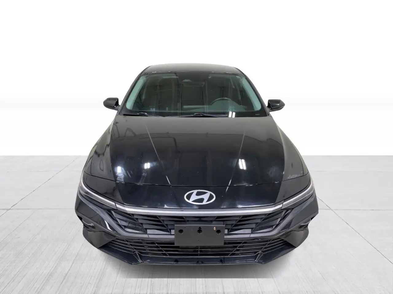 Hyundai ELANTRA photo Hyundai ELANTRA