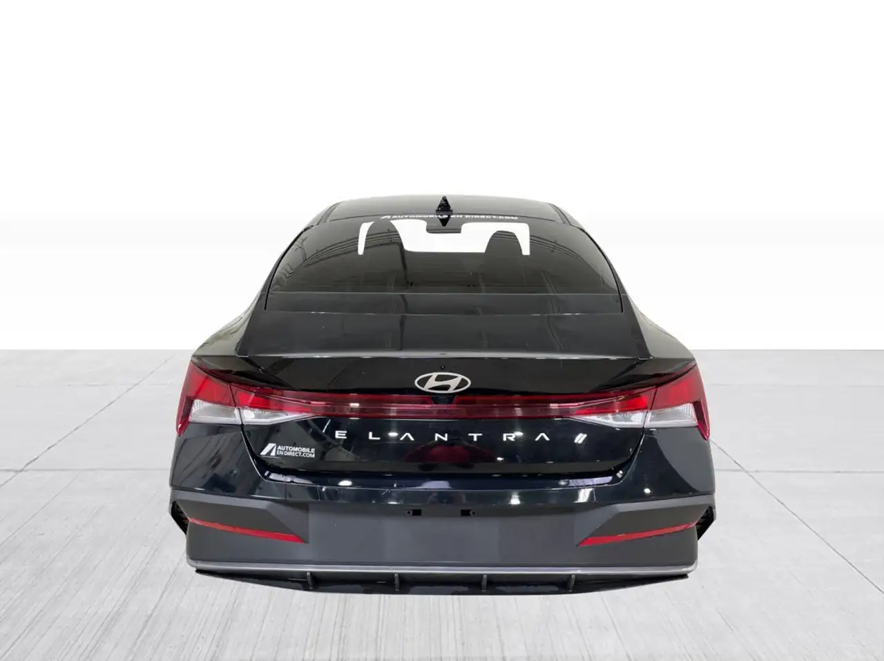 Hyundai ELANTRA photo Hyundai ELANTRA