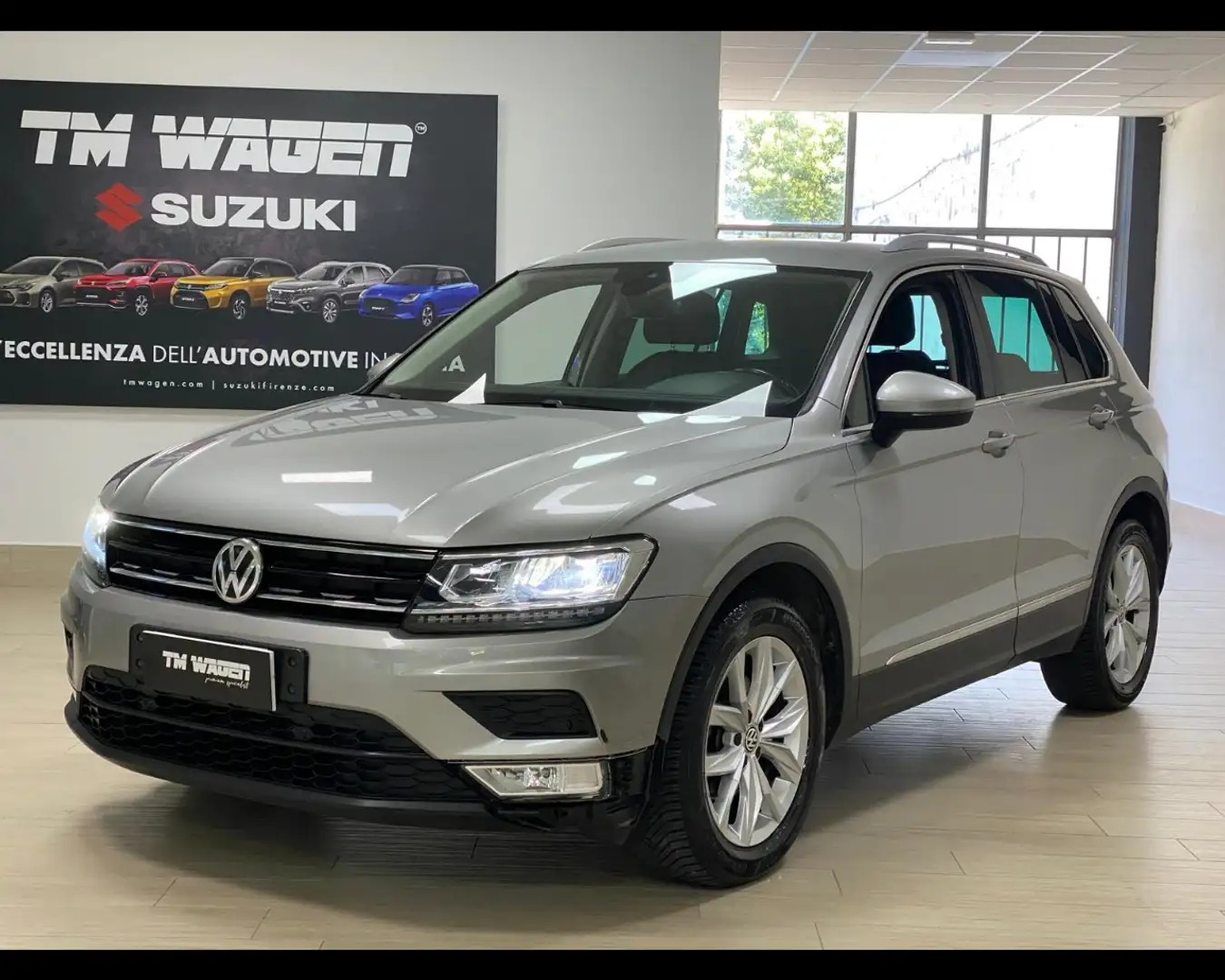 Volkswagen Tiguan 2.0 TDI SCR 4MOTION Executive BlueMotion 150cv 201 Zilver - 1