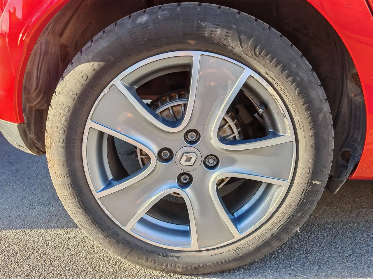 Renault Clio Citadine 5 portes — photo 24