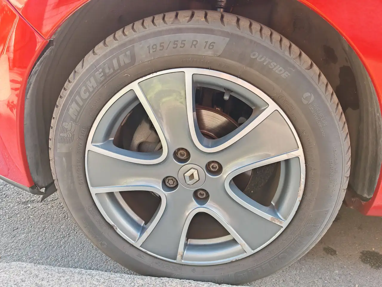 Renault Clio Citadine 5 portes — photo 22