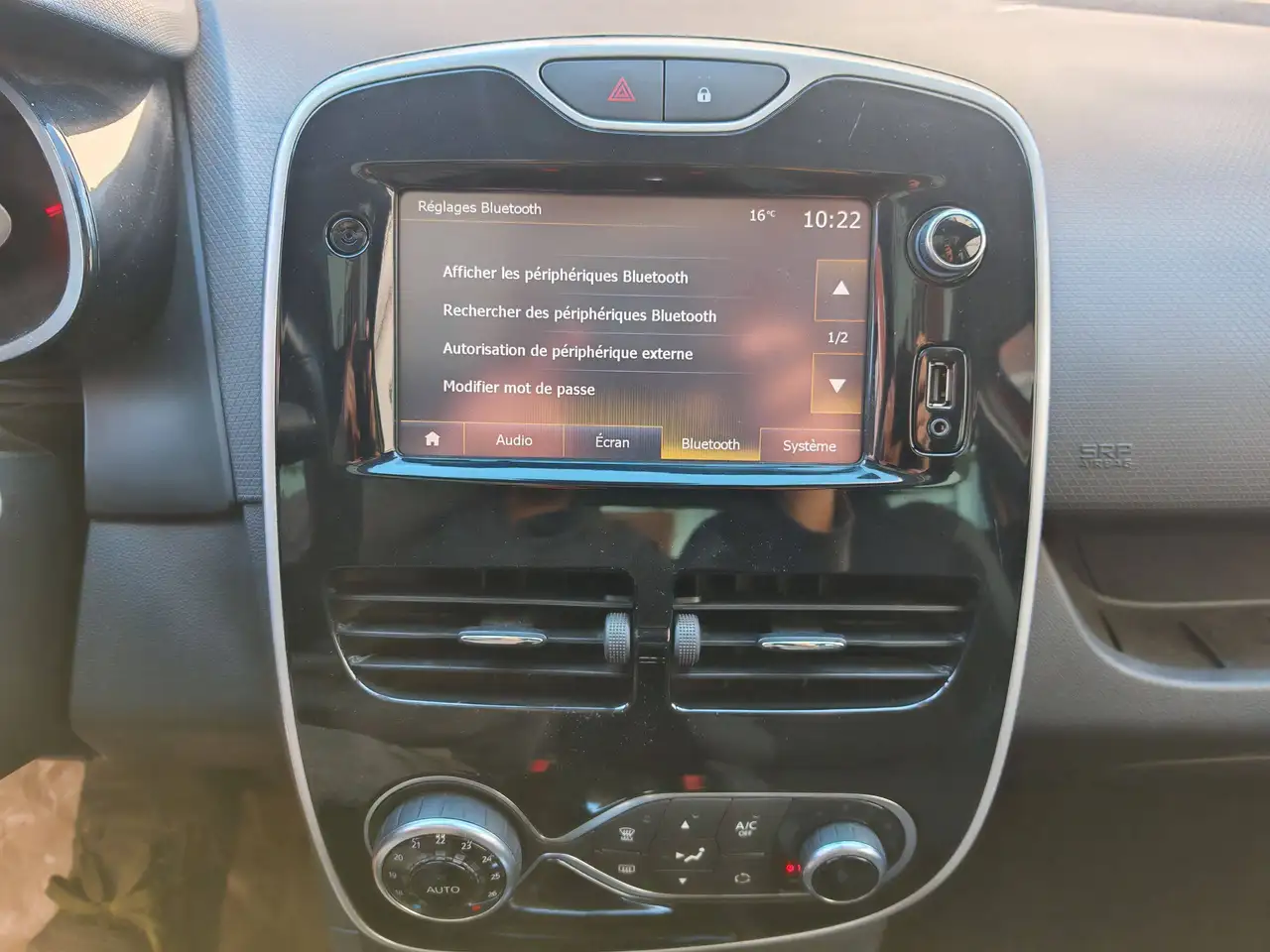 Renault Clio Citadine 5 portes — photo 21