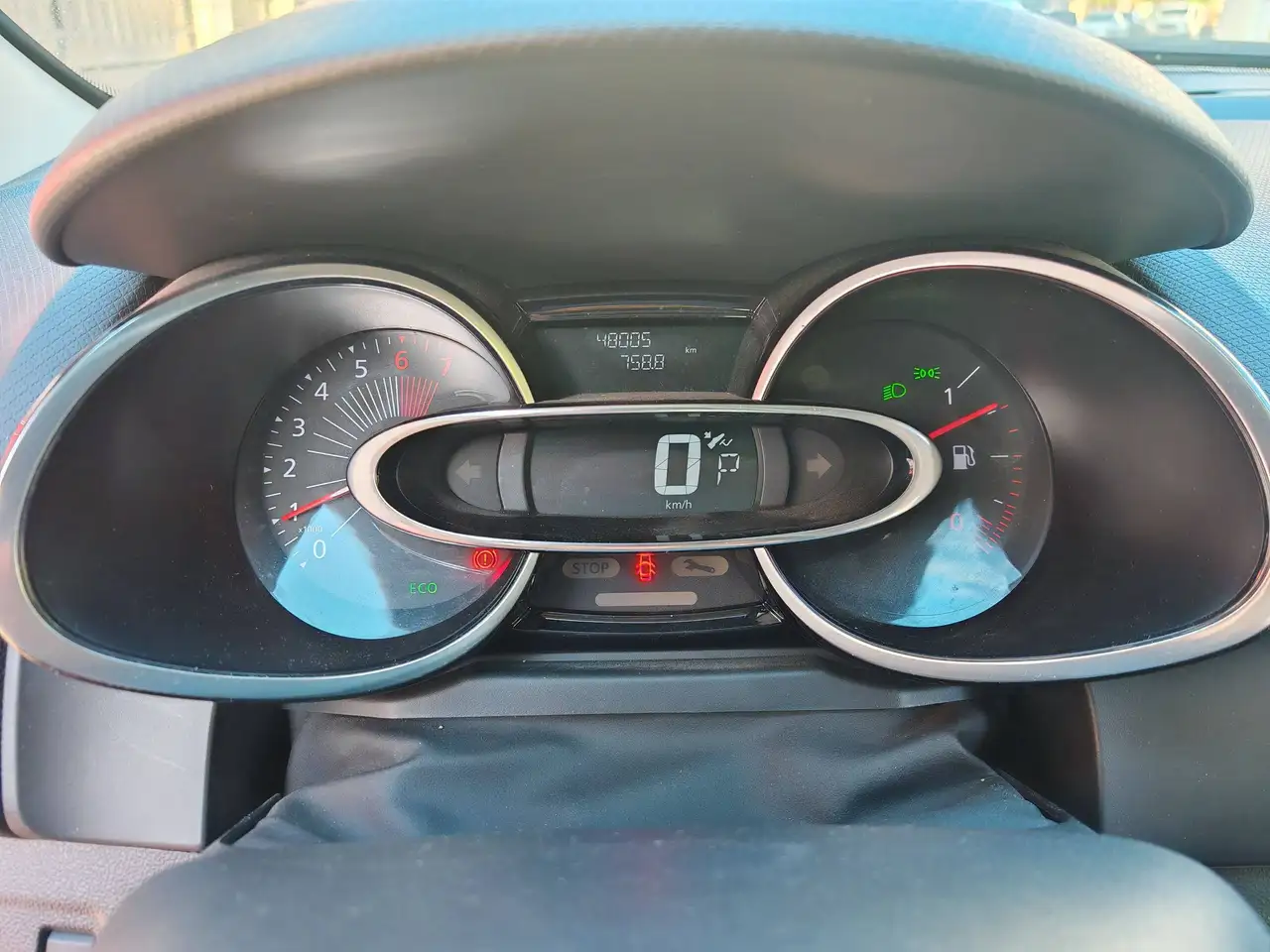 Renault Clio Citadine 5 portes — photo 16