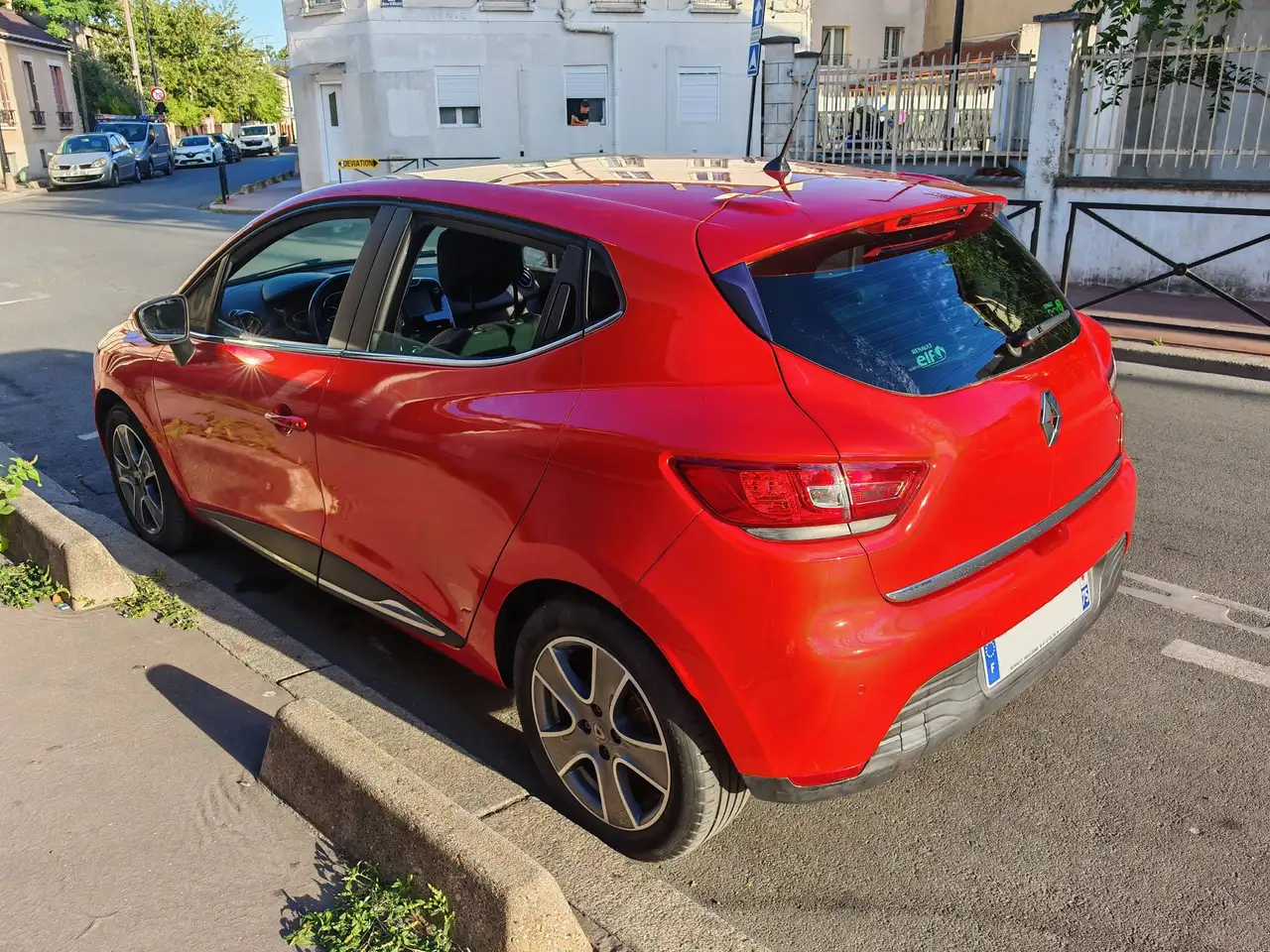Renault Clio Citadine 5 portes — photo 2