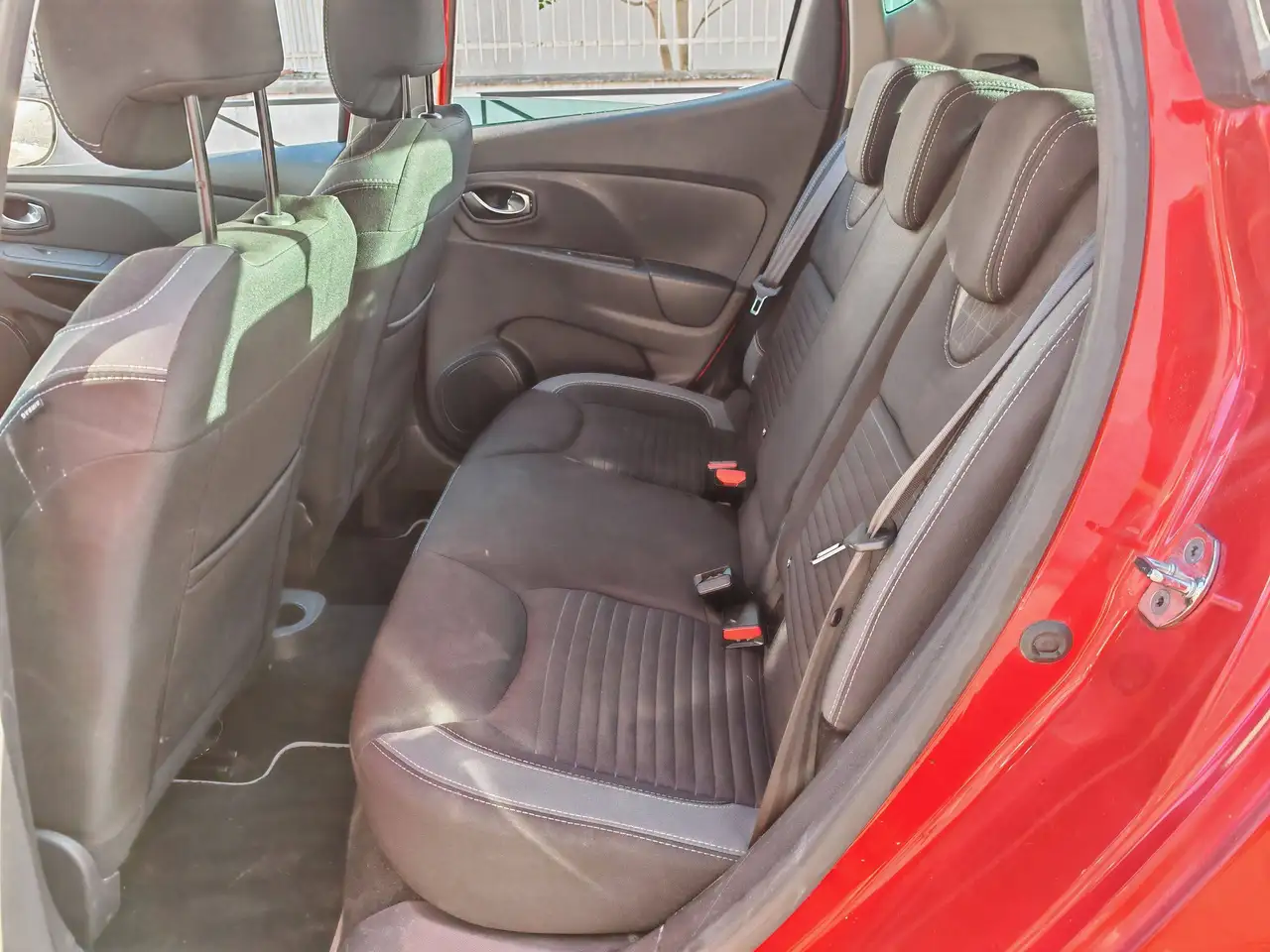 Renault Clio Citadine 5 portes — photo 13