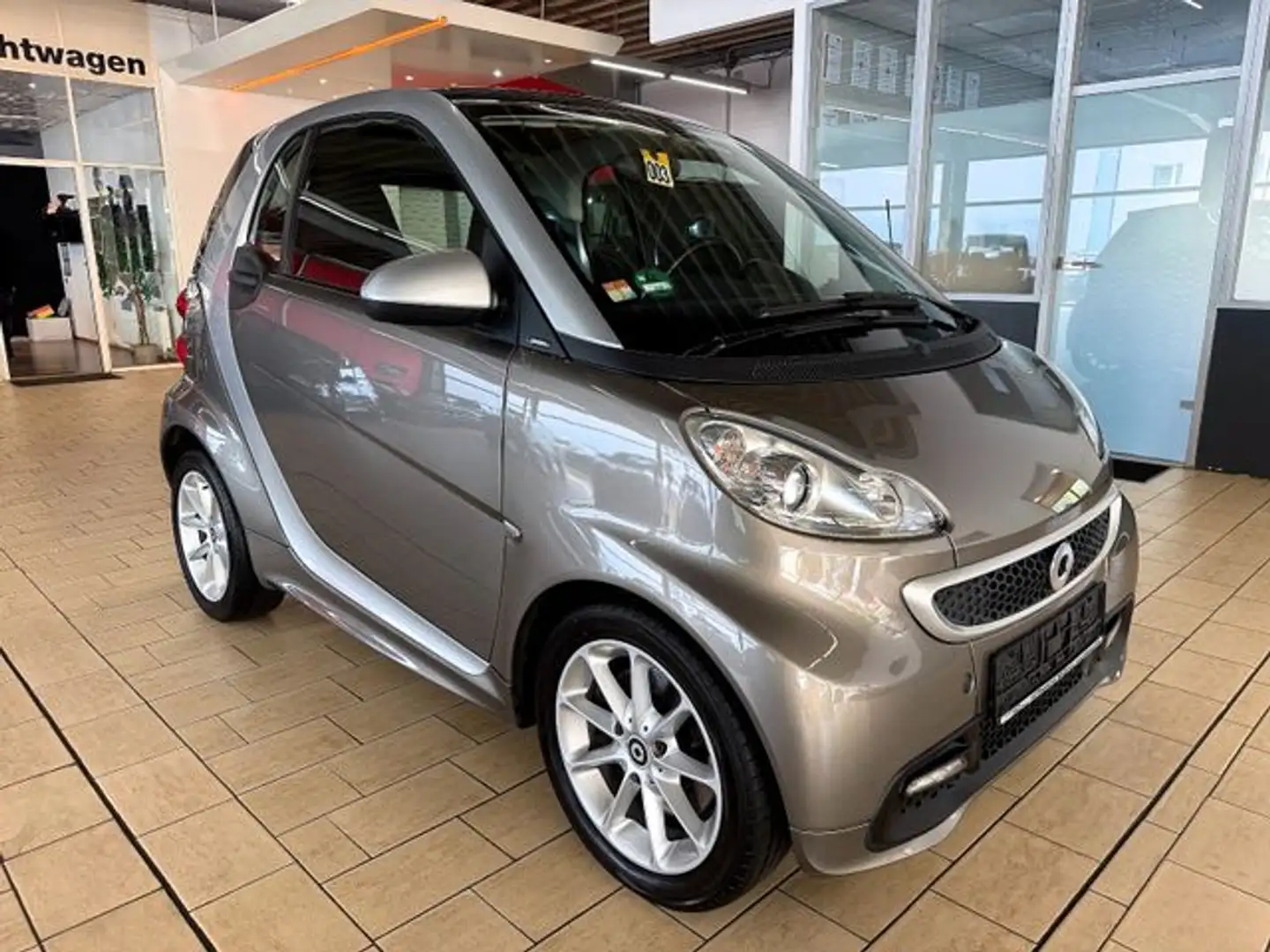 smart forTwo ForTwo MHD *AUTOM+KLIMA+NAVI+SITZHEIZ+ALU* Grau - 1